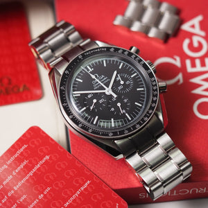 Omega Speedmaster Moonwatch 35705000 (2014) - Swiss Watch Trader