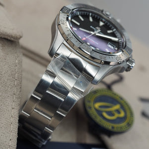 Breitling Avenger 42 A17328 (2025) - Swiss Watch Trader