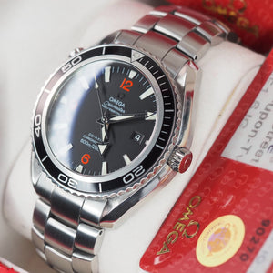 Omega Seamaster Planet Ocean 22005100 (2009) - Swiss Watch Trader