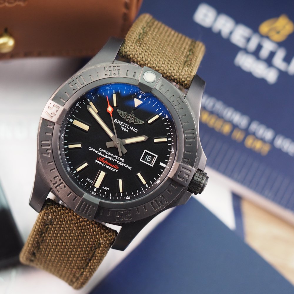 Breitling Avenger Blackbird V17310 (2020) - Swiss Watch Trader