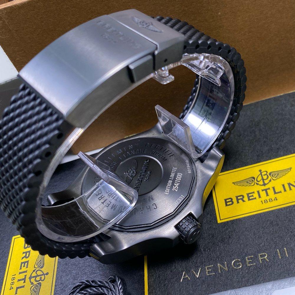 Breitling Avenger II Seawolf Blacksteel M17331 Cobra Yellow Dial