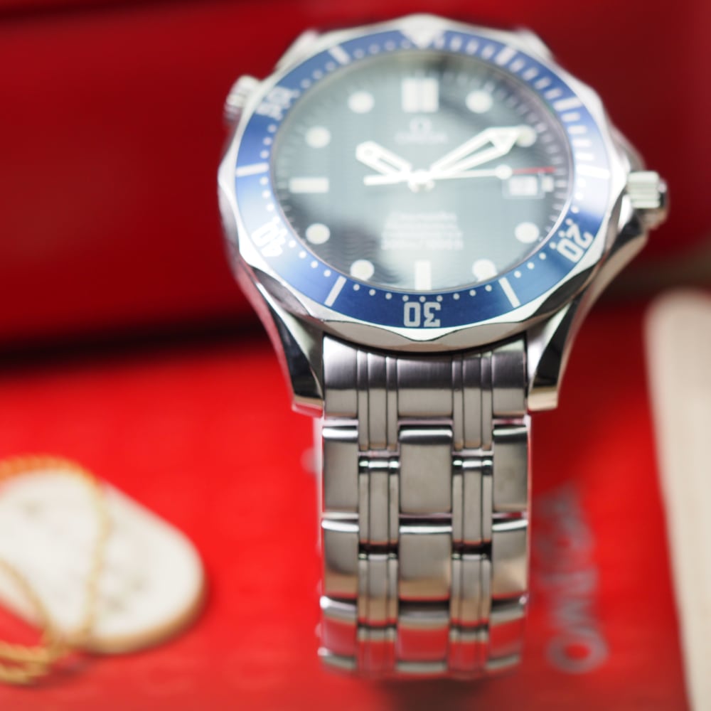 Omega seamaster red online dial