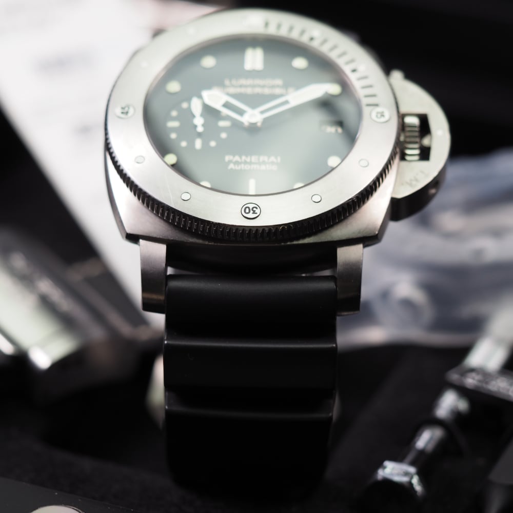 Luminor submersible best sale panerai price