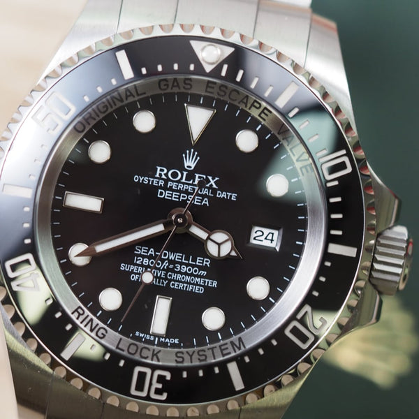 Rolex DeepSea Sea-Dweller 116660 DSSD Watch Review | KeepTheTime.com