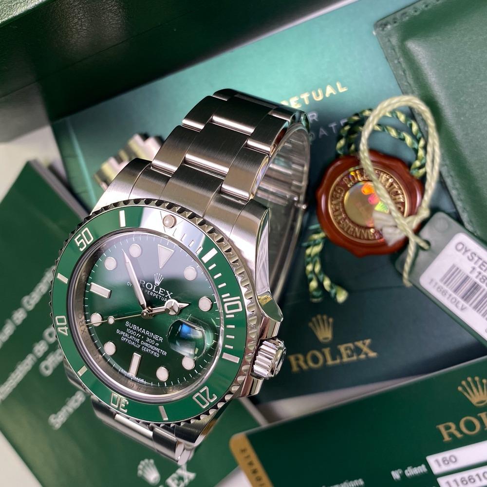 Rolex – Green Submariner 'Hulk' – Lifestyle Timepiece