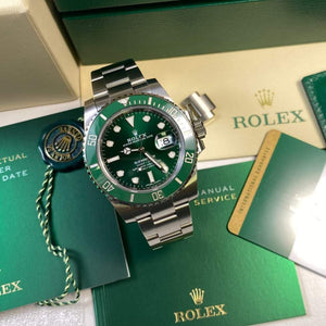 Rolex Submariner 116610LV Hulk Green Bezel & Dial For Sale