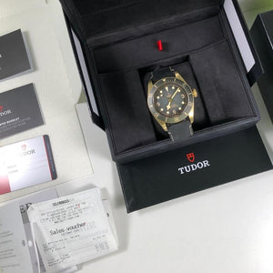 Tudor Black Bay Bronze M79250BA - Swiss Watch Trader 